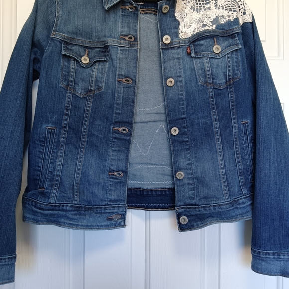 CLEARANCE SALE!! Custom Levi's Denim Jacket with Intricate White Lace - Picture 10 of 11